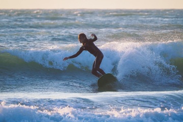 20220219 Surfing @ South Jetty