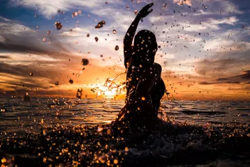 Nokomis Beach: Splashing at Sunset