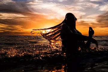Nokomis Beach: Splashing at Sunset