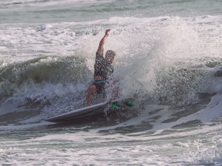 20211030-Surfing-South-Jetty-168