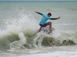 20220205 Shaka Gnar @ North Jetty