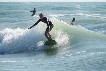 20220219 Surfing @ South Jetty