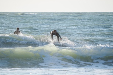 20220219 Surfing @ South Jetty