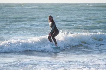 20220219 Surfing @ South Jetty