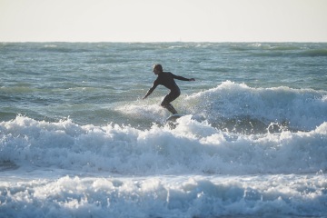 20220219 Surfing @ South Jetty
