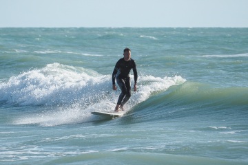 20220219 Surfing @ South Jetty
