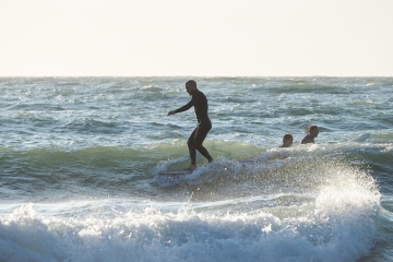 20220219 Surfing @ South Jetty