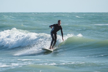 20220219 Surfing @ South Jetty