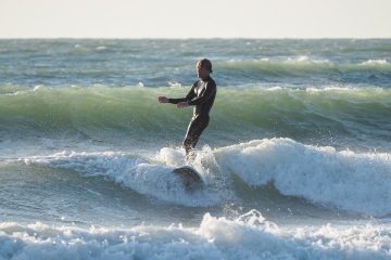 20220219 Surfing @ South Jetty