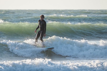 20220219 Surfing @ South Jetty