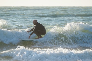 20220219 Surfing @ South Jetty