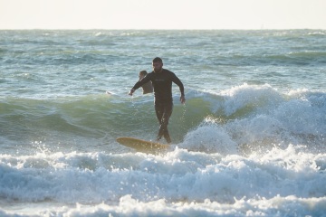 20220219 Surfing @ South Jetty