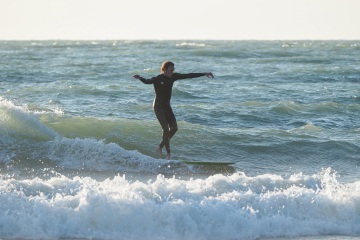 20220219 Surfing @ South Jetty