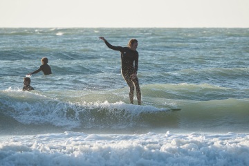 20220219 Surfing @ South Jetty