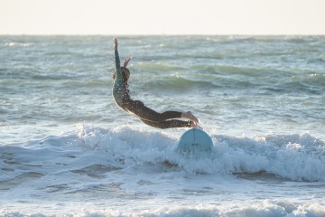 20220219 Surfing @ South Jetty