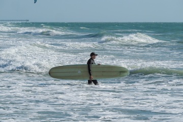 20220219 Surfing @ South Jetty