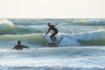 20220219 Surfing @ South Jetty