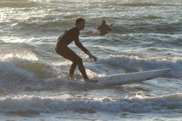 20220219 Surfing @ South Jetty