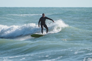 20220219 Surfing @ South Jetty