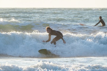 20220219 Surfing @ South Jetty