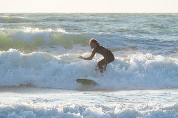 20220219 Surfing @ South Jetty