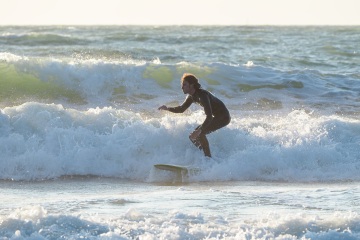 20220219 Surfing @ South Jetty