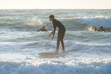 20220219 Surfing @ South Jetty