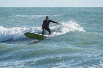 20220219 Surfing @ South Jetty