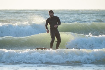 20220219 Surfing @ South Jetty