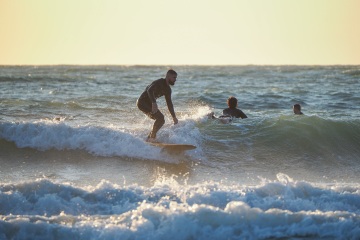 20220219 Surfing @ South Jetty