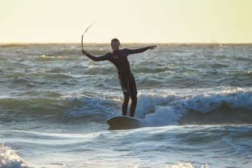 20220219 Surfing @ South Jetty