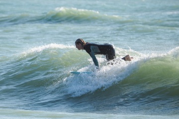20220219 Surfing @ South Jetty
