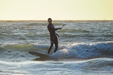20220219 Surfing @ South Jetty