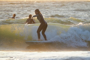 20220219 Surfing @ South Jetty