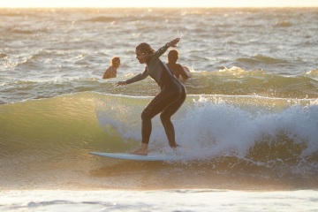 20220219 Surfing @ South Jetty