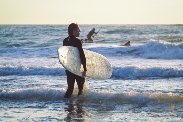 20220219 Surfing @ South Jetty
