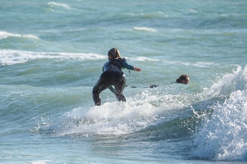 20220219 Surfing @ South Jetty