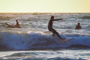 20220219 Surfing @ South Jetty