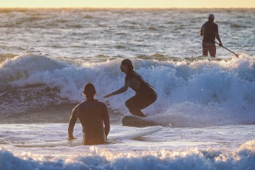 20220219 Surfing @ South Jetty
