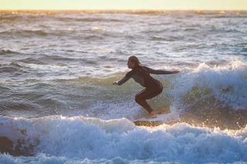 20220219 Surfing @ South Jetty