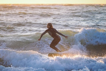 20220219 Surfing @ South Jetty