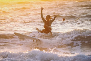 20220219 Surfing @ South Jetty