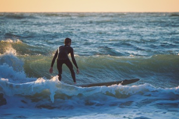 20220219 Surfing @ South Jetty