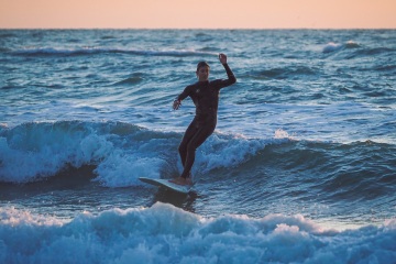 20220219 Surfing @ South Jetty