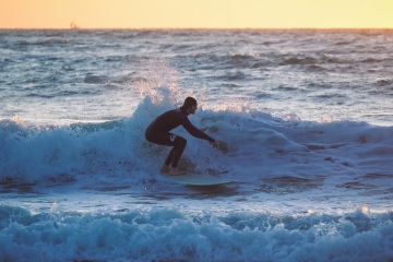 20220219 Surfing @ South Jetty