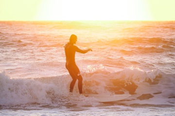 20220219 Surfing @ South Jetty