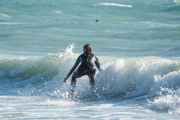 20220219 Surfing @ South Jetty