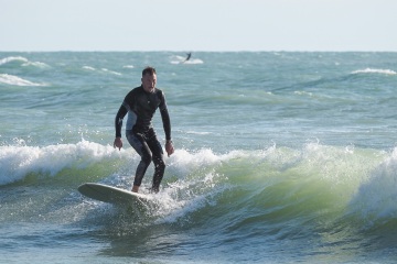 20220219 Surfing @ South Jetty