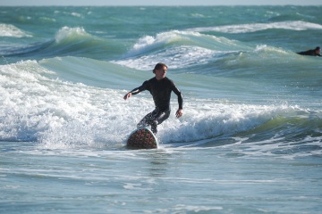 20220219 Surfing @ South Jetty
