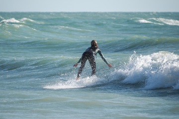 20220219 Surfing @ South Jetty